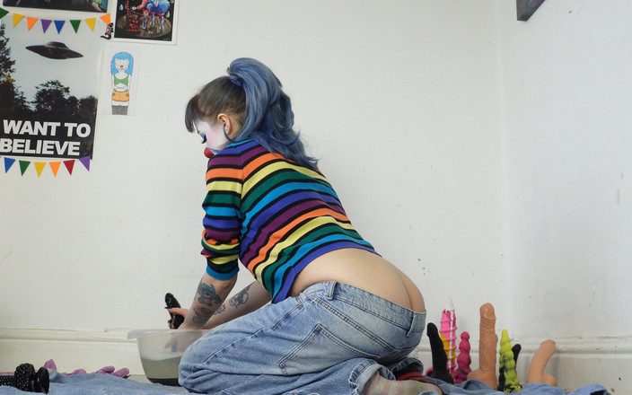 Alice Bean: Buttcrack Bimbo