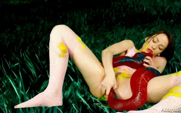 AdalynnX: Adalynnx - Giant Gummy Snake Strike