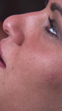 BIGtitS - velký zadek MILF s chlupatou kundičkou je ošukána a vystříkaná přes přírodní prsa