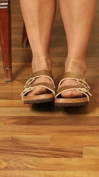 Bosé honění v klasických cork sandálech - Toeplay pro skutečné footlovers