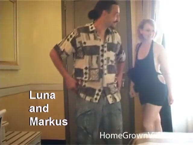 Homegrown Anal Sex: Luna älskar det i röpan