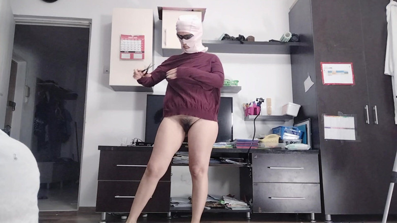 Mirsur: 옷을 입고 자르는 재미를 즐기는 아마추어 마누라
