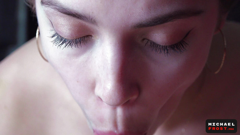 Michael Frost Pro: Bạn chắc chắn sẽ xuất tinh từ người đẹp này