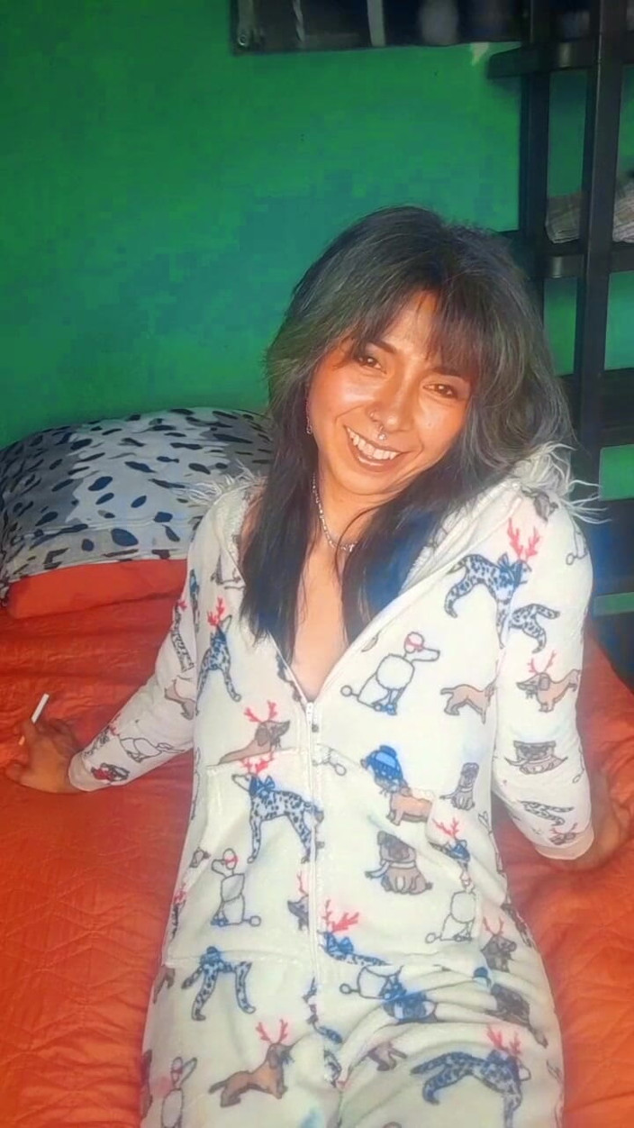 Casia Castro: Morning cigarrete