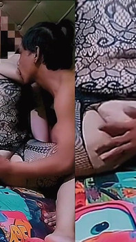 Esposa atractiva con medias sexys