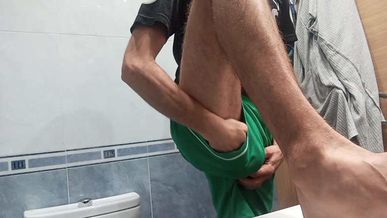 Elvissc: Mon ami m’a demandé de prendre l’hélicoptère avec ma grosse...