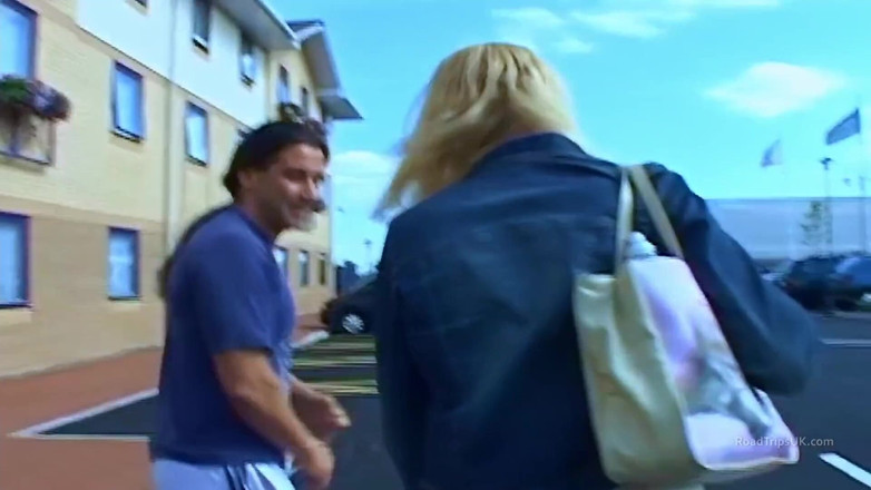 Road Trips UK: Roadtrip ke Swansea: April &amp; Sandie Caine