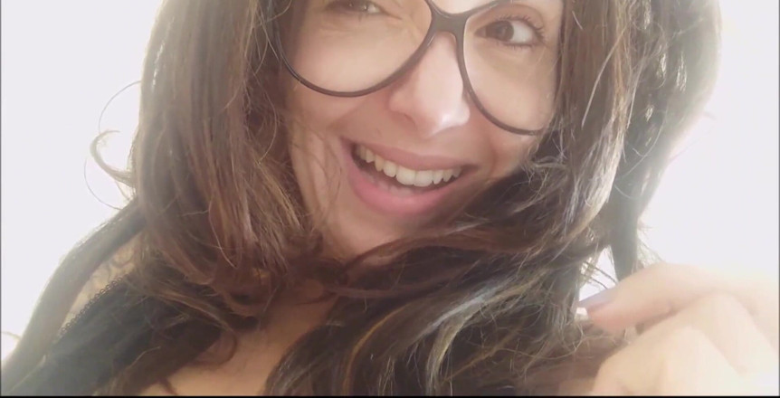 savannahamatoriale: Você realmente quer foder sua madrasta enquanto usa o vestido...