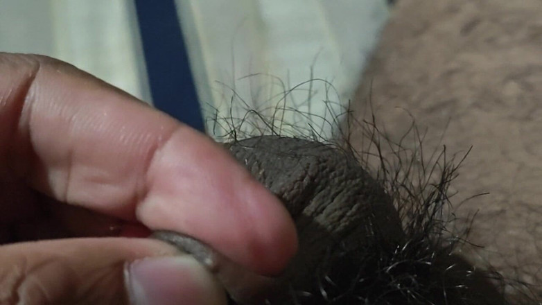 Hot Chilli 2025: सरल आदमी कमरे में सख्त लंड लेने की कोशिश कर रहा है