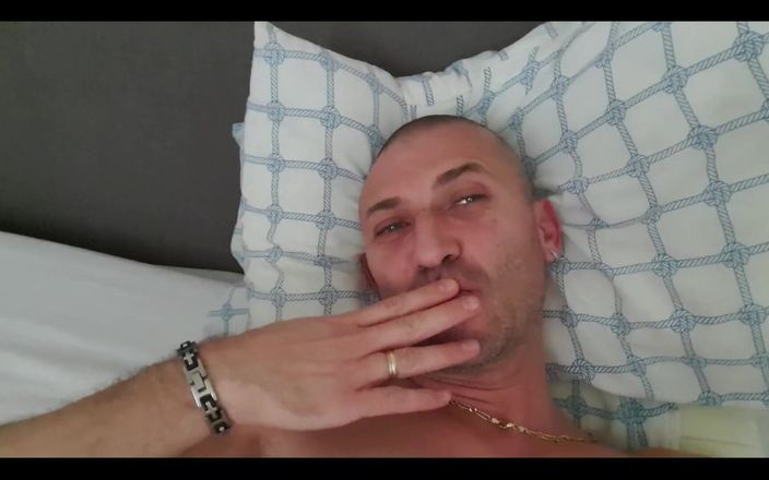 Boy jerking off: Masturbare