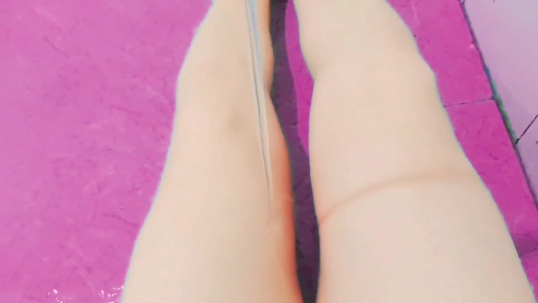 Kitty_Cross: ホットな射精大きな噴水がセクシーな女装モデルのコスプレイヤーかわいいゲイブロンドのお尻をロードします