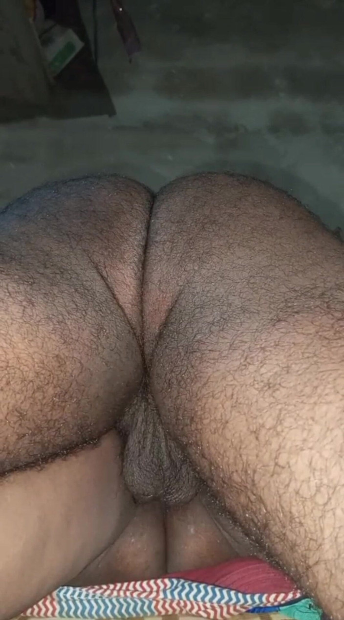 Auntixxx69: Amis, la vidéo de Tante n’est pas une vidéo ordinaire.