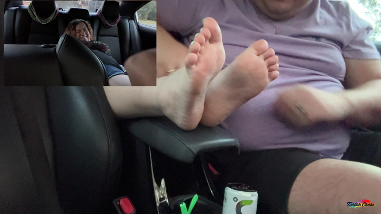 Ticklish Chicks: Snyft: Heather wird gekitzelt