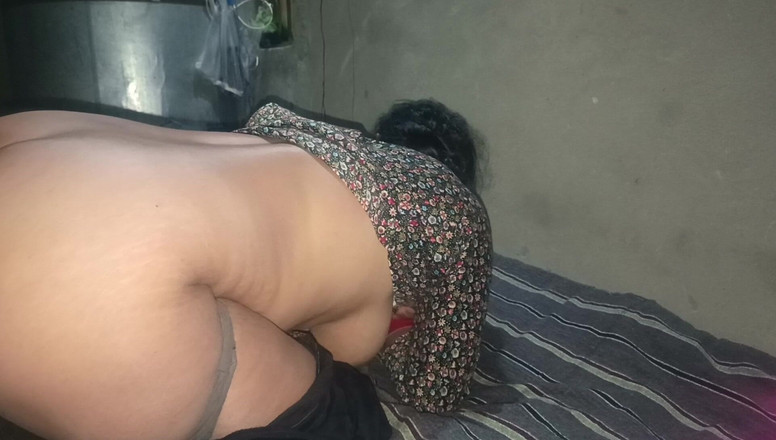 Savita5343: Thử chơi lỗ hậu đau đớn - người vợ Ấn Độ savita lần đầu tiên thử...