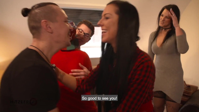 Hitzefrei: Bionda tedesca Helena Moeller trapanata in profondità nel culo