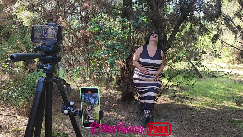 Riderqueen BBW Step Mom Latina Ebony: Riderqueen alleen buitenshuis