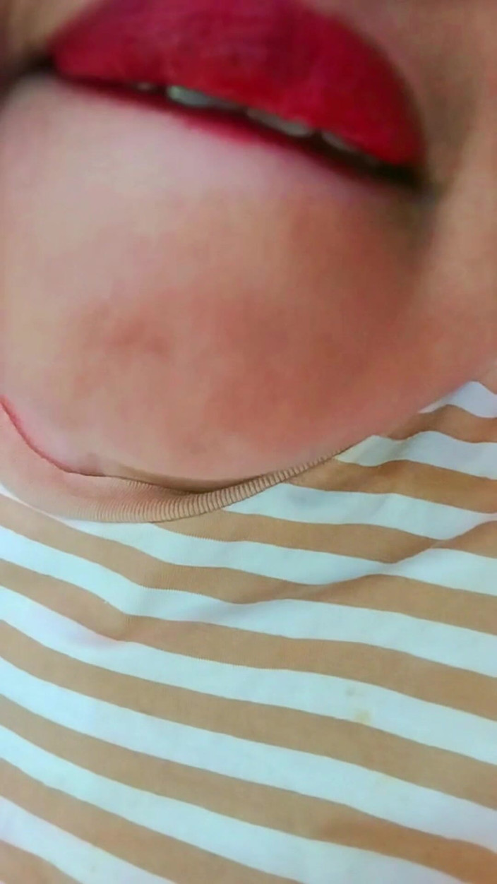 Aria Mia: Moglie sexy che mostra il suo grande seno