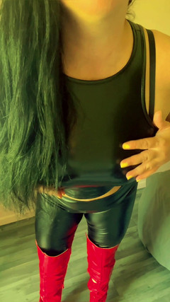 Maitresse Clara: JOI untuk Pemuja Kulit dan Lateks