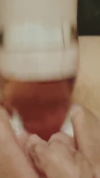 Un eccitante video con la macchina del sesso !!
