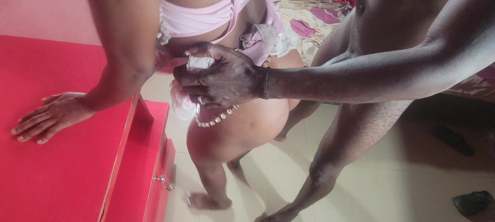 Switcock: Má sexy nohy a sladkou kundičku