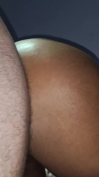 Ale jaký obrovský zadek má moje nevlastní dcera, věděl bych, že bych ji šukal roky