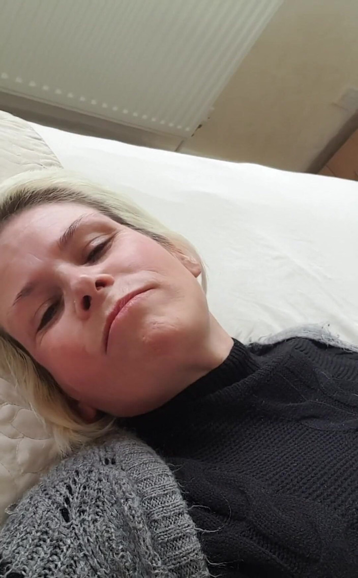 SkylerSquirt: 내 보지를 XX로 따먹는 동안 내 오르가즘 얼굴을 보여줘