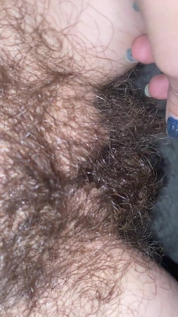 Cuteblonde666: Hairy pussy closeup