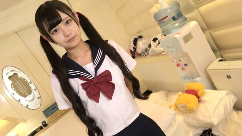 japan banana: Frumoasă japoneză de 18 ani cu păr negru. Amator drăguț și suplu, și...