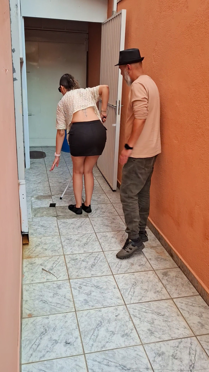 Victor SweetCoupleStories: Stop de tijd met het blinde meisje in het steegje.