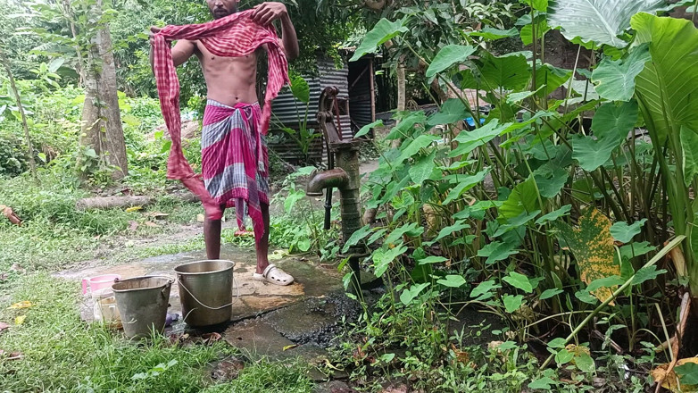 Ranjit Roy: Tha naked Indian mature man shower in open place and...
