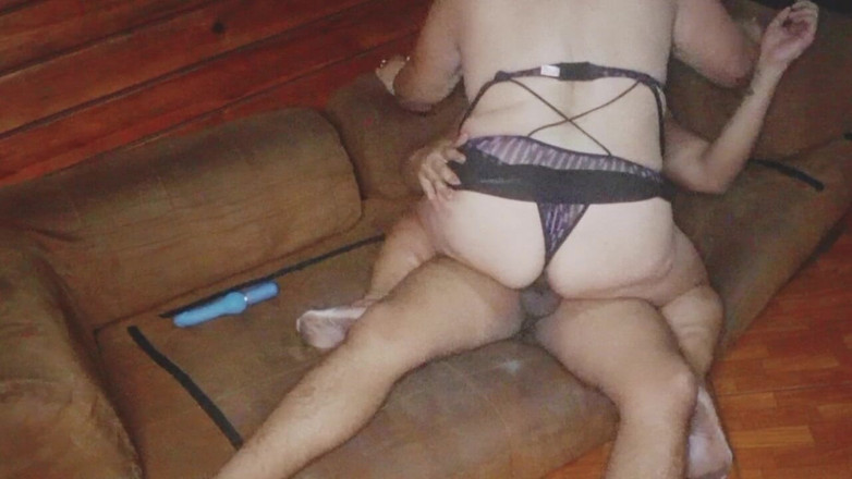 Sofixxx: 70 yaşındaki olgun nine komşusuyla zengin sikiş