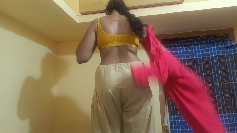 Pushpa studio: Cammina da sola a casa