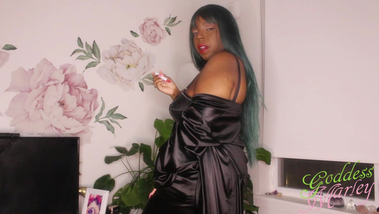 Goddess Marley: Opulent Smoker