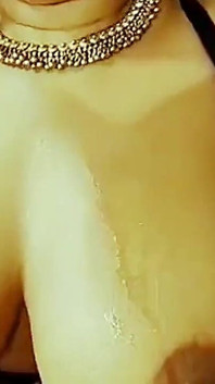 La carina Saree bhabhi diventa cattiva con il suo Devar per del sesso anale duro e duro dopo un massaggio col ghiaccio sulla schiena in hindi
