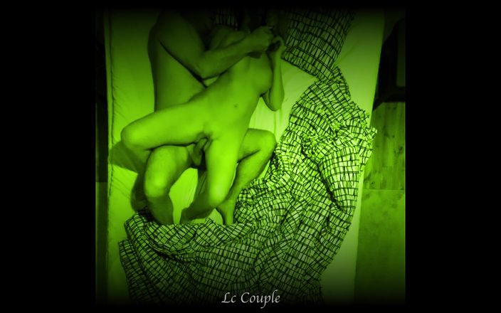 LC couple: Amatör çift otel odasından gece görüş videosu