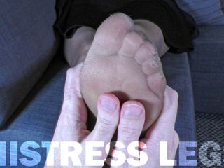 Mistress Legs: POV sanfte nylon-fußmassage von schönen beinen von herrin