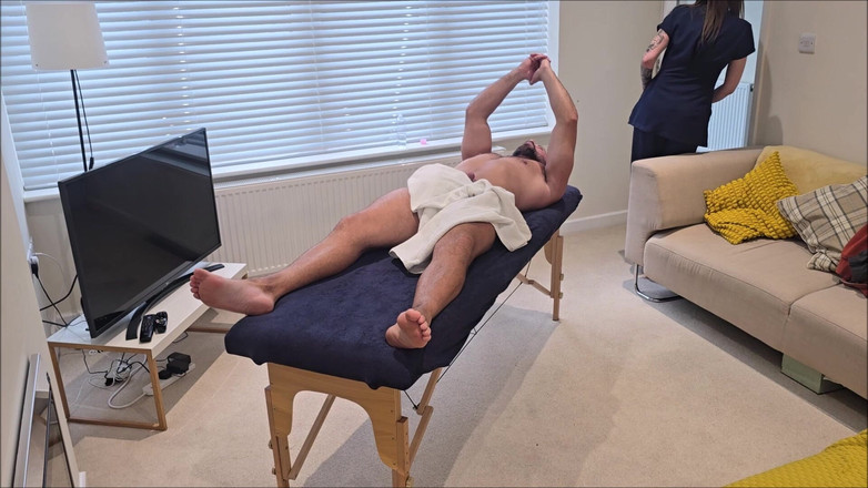MassageRoomX: La massaggiatrice mi ha mostrato quali sono le sue vere...
