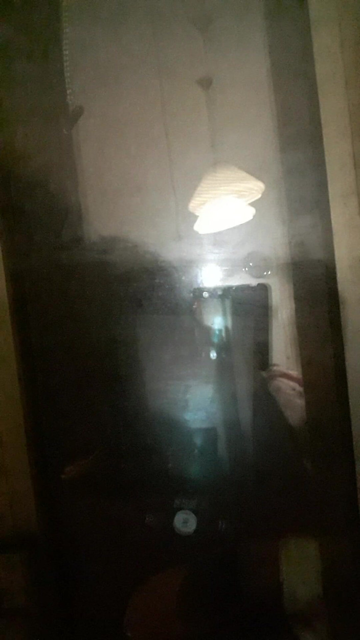 WEBREGINETTA2023: Vídeo salpicando contra la ventana