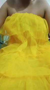 Gay Crossdresser India Gaurisissy XXX Seks di Lehenga Kuning
