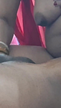 Asmr schwanzmassage durch große vollbusige möpse