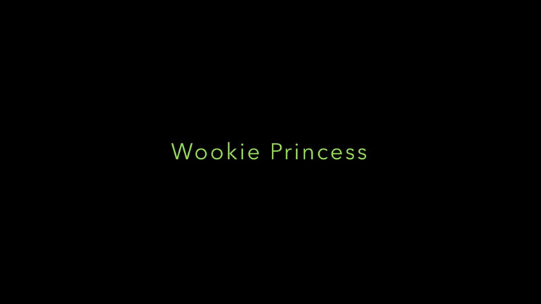 Wookie Princess: ダーティヒッピーがシャワーでディルドとセックス