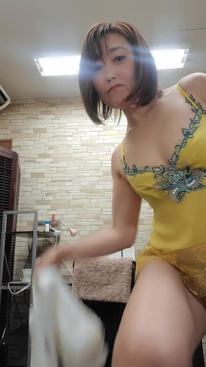 Mayumi Kanzaki: A sala de espera para a sessão fotográfica