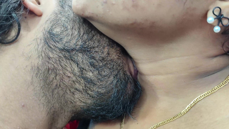 Vaigavarun45: Neck, kuss-möpse drücken kuss-romantik in hemd und t-shirt