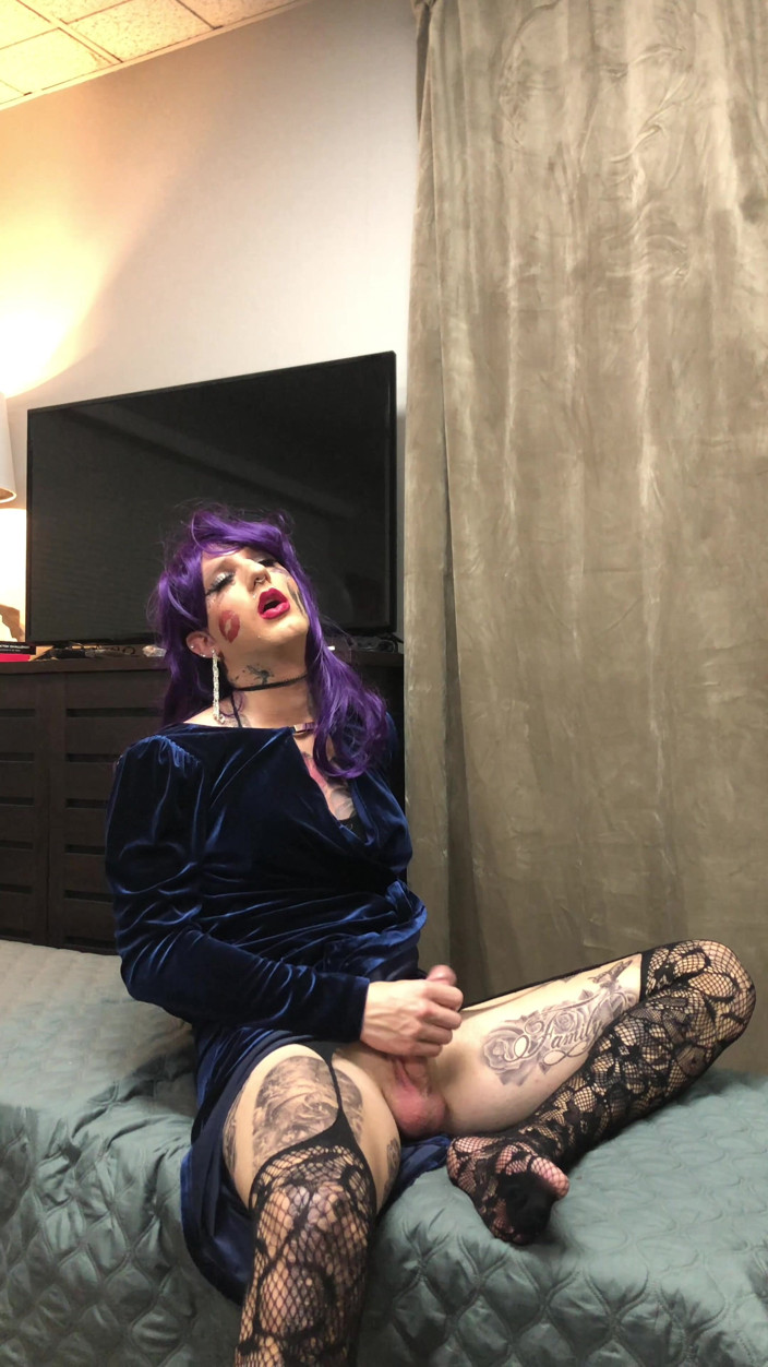Sissy Bailey Wilde: Extremely Hot Tatted Sissy Masturbation