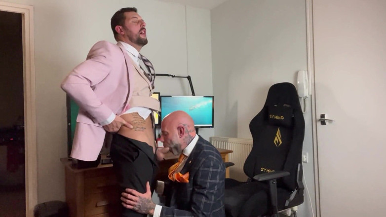 Zach Elliott: Büro-Beförderung: Vom chef genommen