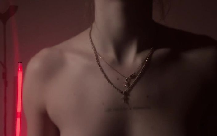 Skinny_lady69: Zmysłowy striptiz od bogini