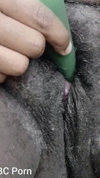 Dildoyla amımı sikiyorum vibratörle klitorisimi uyarıyor
