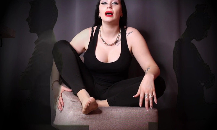Goddess Misha Goldy: Îți voi goli ambele conturi bancare, te voi face să...