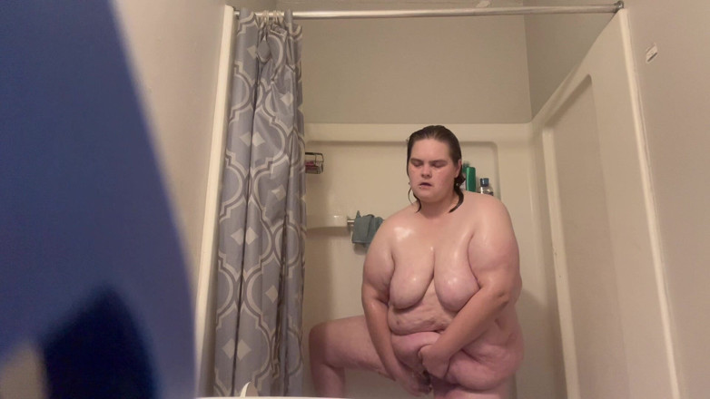 Fat Goddes: ashlil moti kutiya shaavar leti hai