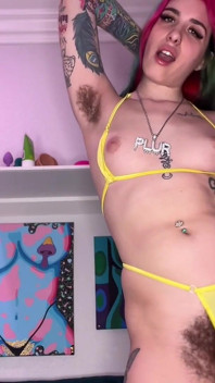 Adorazione della dea microbikini